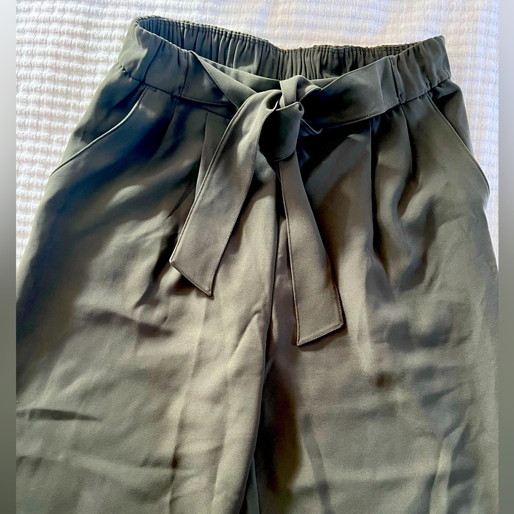 Lululemon wide leg pants with tie